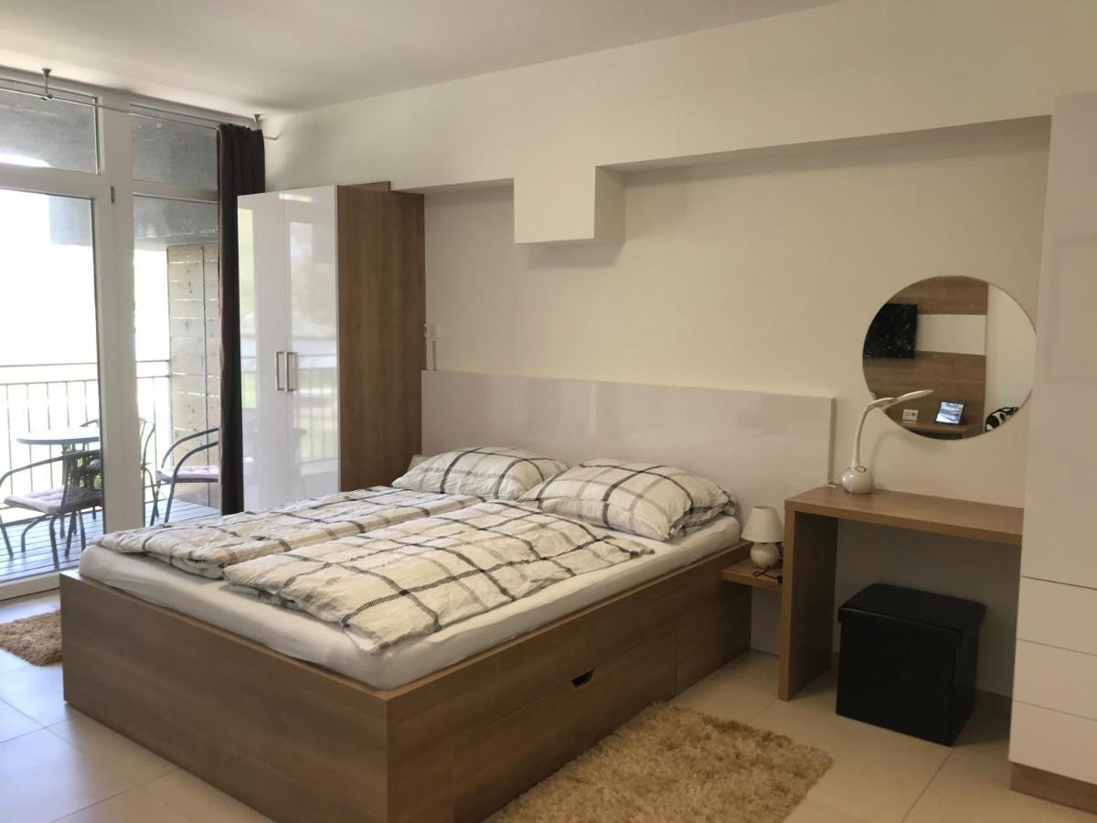 דירות סגד Tisza Gyongye Apartmanhaz מראה חיצוני תמונה