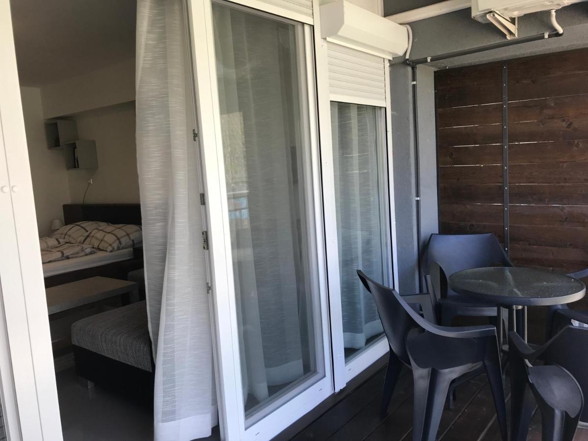 דירות סגד Tisza Gyongye Apartmanhaz מראה חיצוני תמונה
