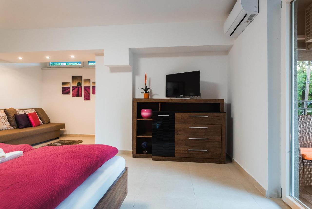 דירות סגד Tisza Gyongye Apartmanhaz מראה חיצוני תמונה